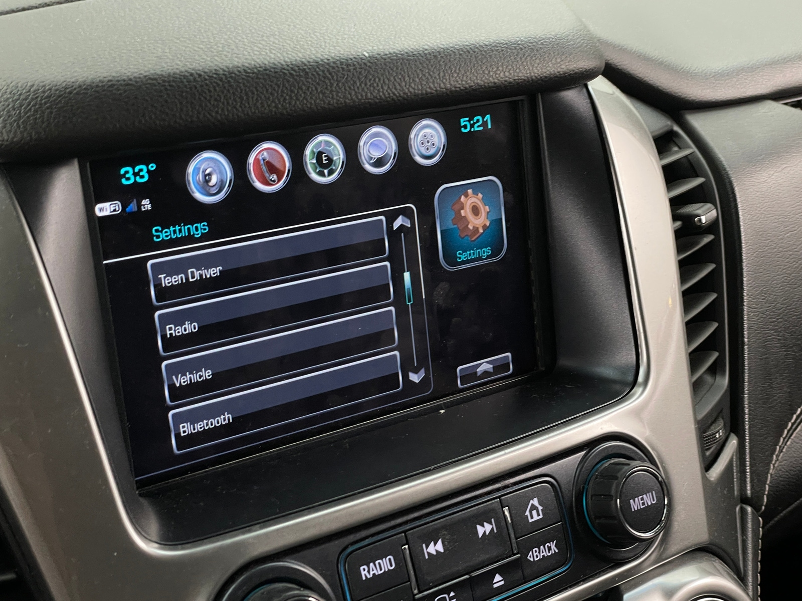 Thumbnail: 2018 Chevrolet Tahoe - 3