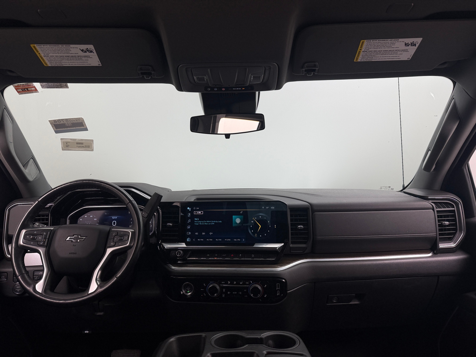 Thumbnail: 2022 Chevrolet Silverado 1500 - 3