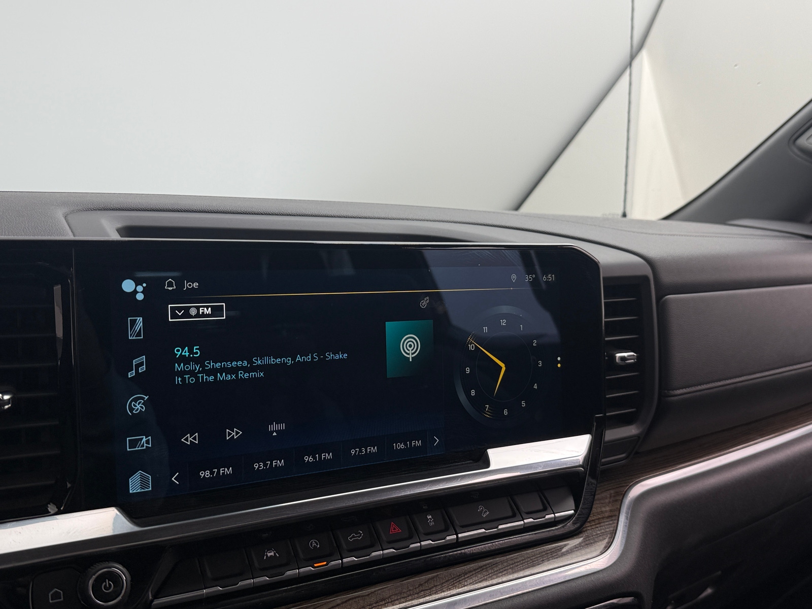 Thumbnail: 2022 Chevrolet Silverado 1500 - 4