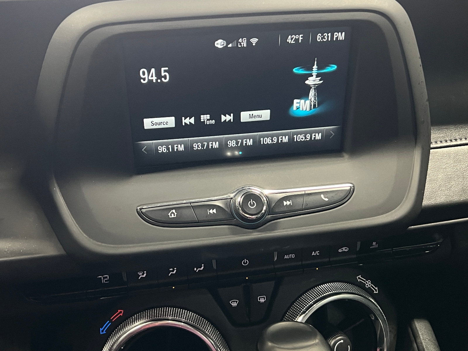 Thumbnail: 2018 Chevrolet Camaro - 3