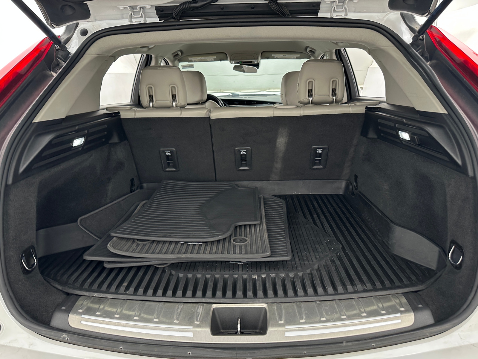 Thumbnail: 2020 Cadillac XT4 - 6