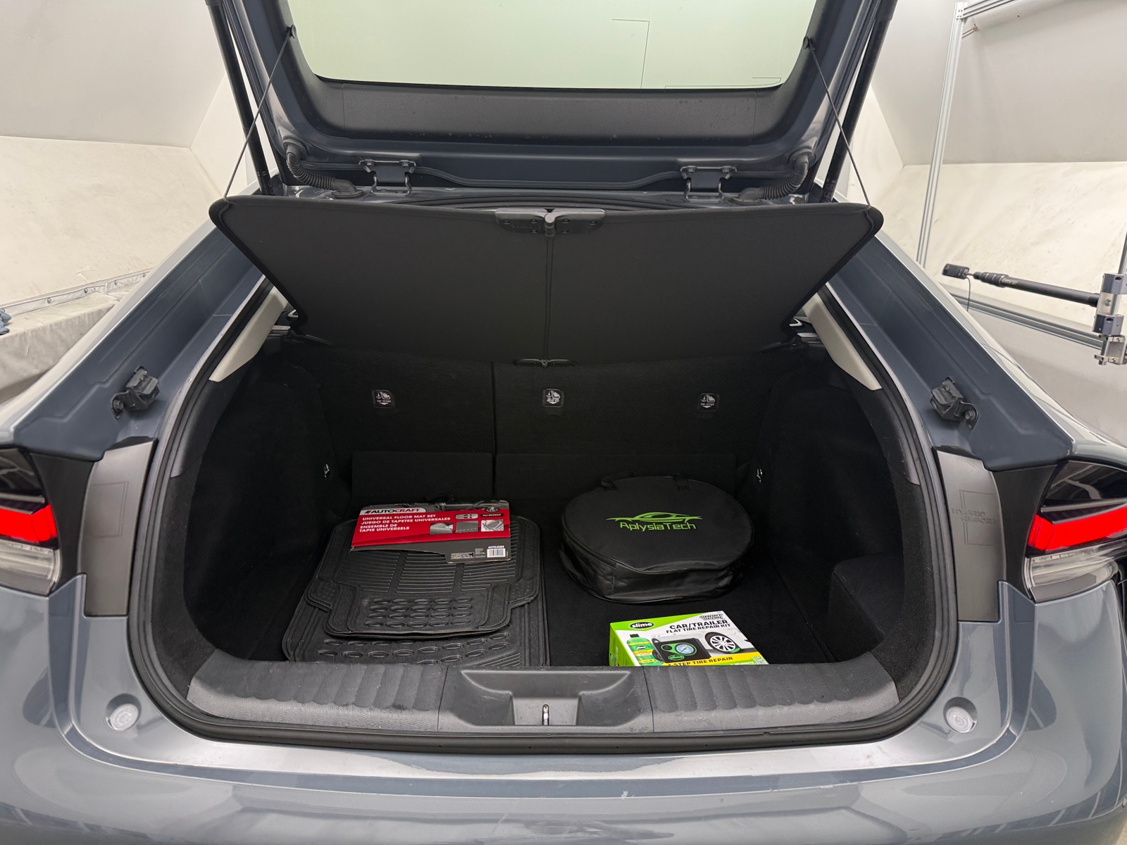 Thumbnail: 2024 Toyota Prius - 7