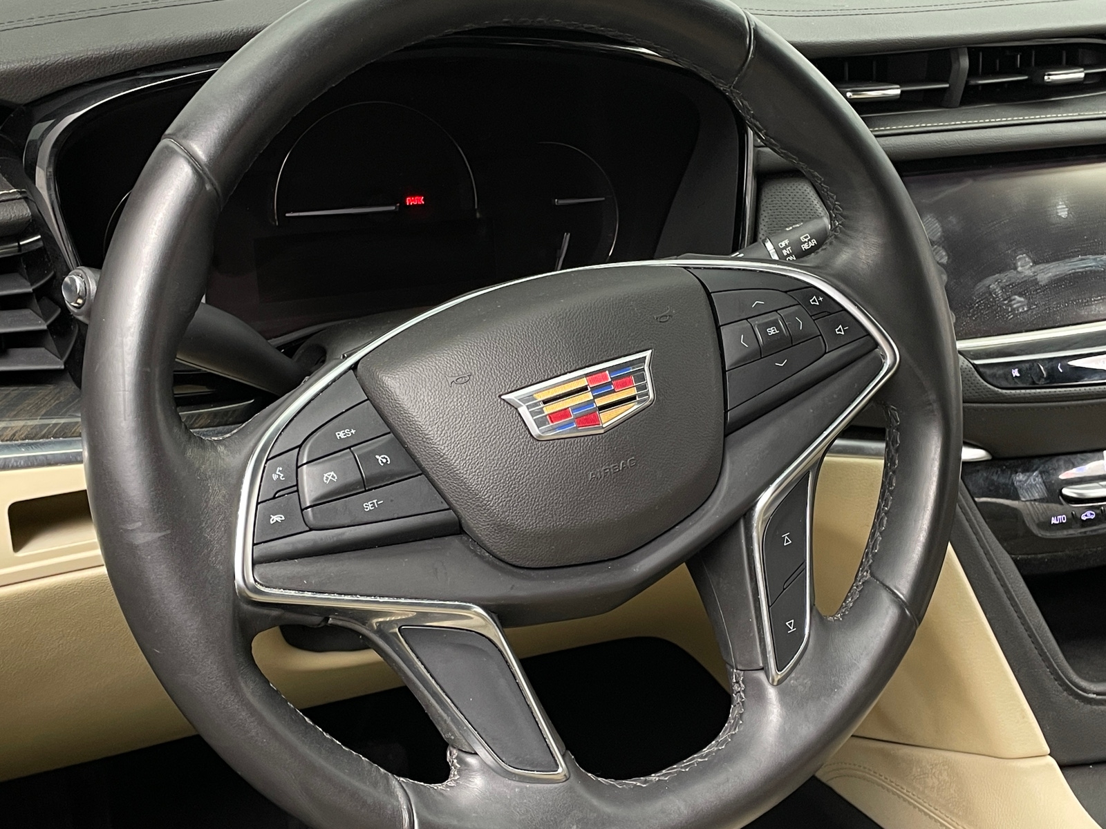 Thumbnail: 2017 Cadillac XT5 - 4