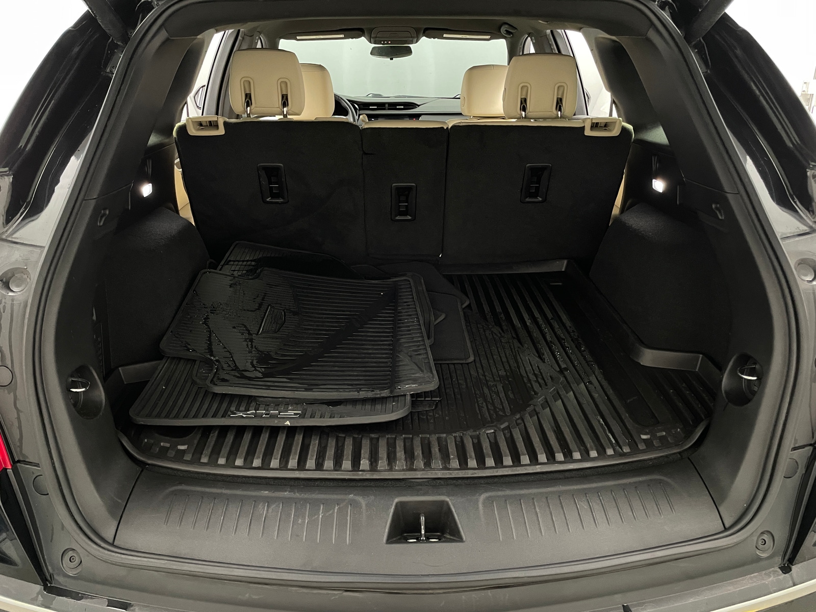 Thumbnail: 2017 Cadillac XT5 - 6