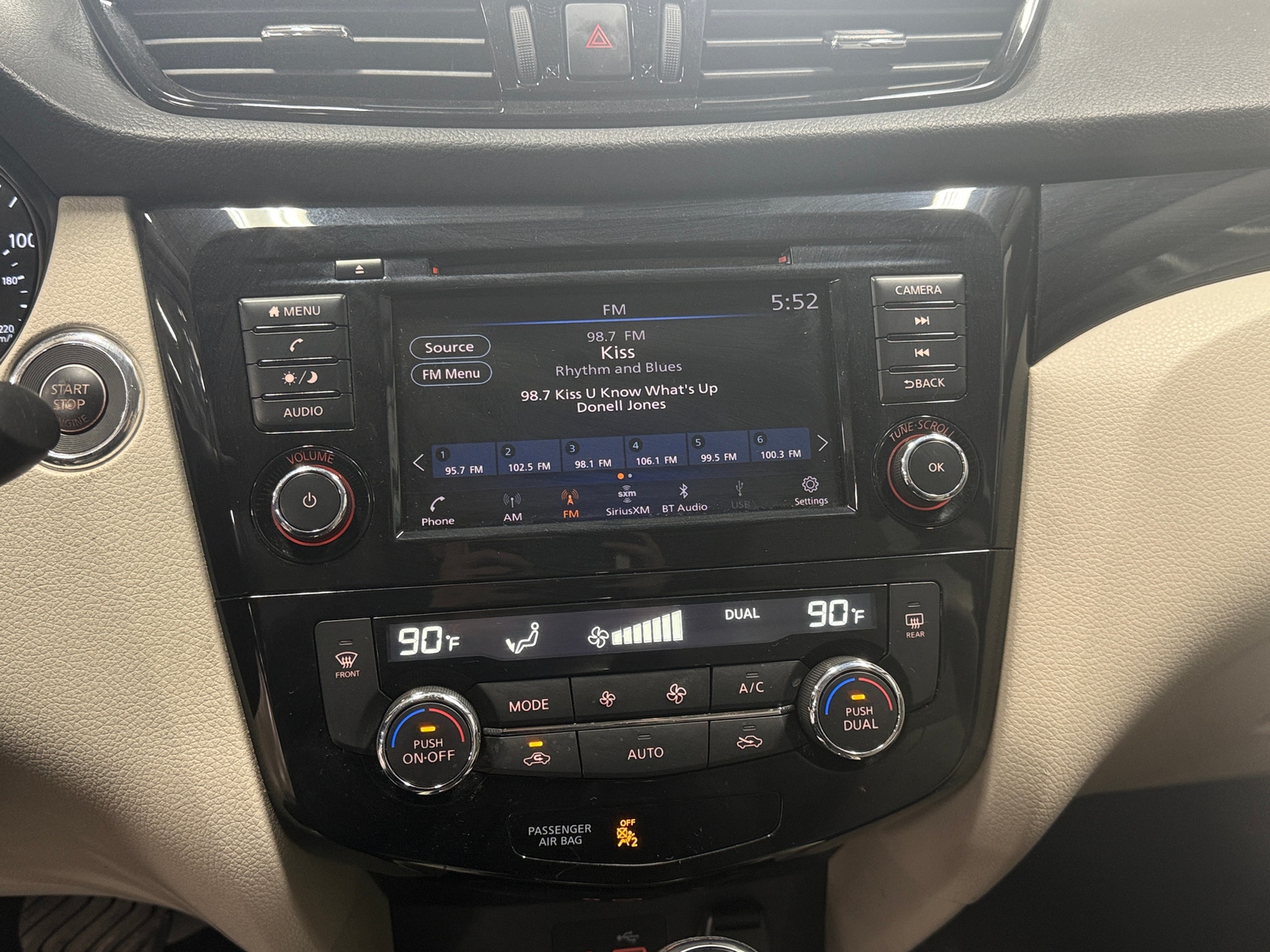 Thumbnail: 2022 Nissan Rogue Sport - 4