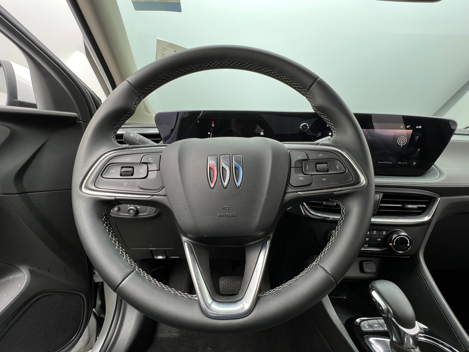 Thumbnail: 2025 Buick Encore GX - 5