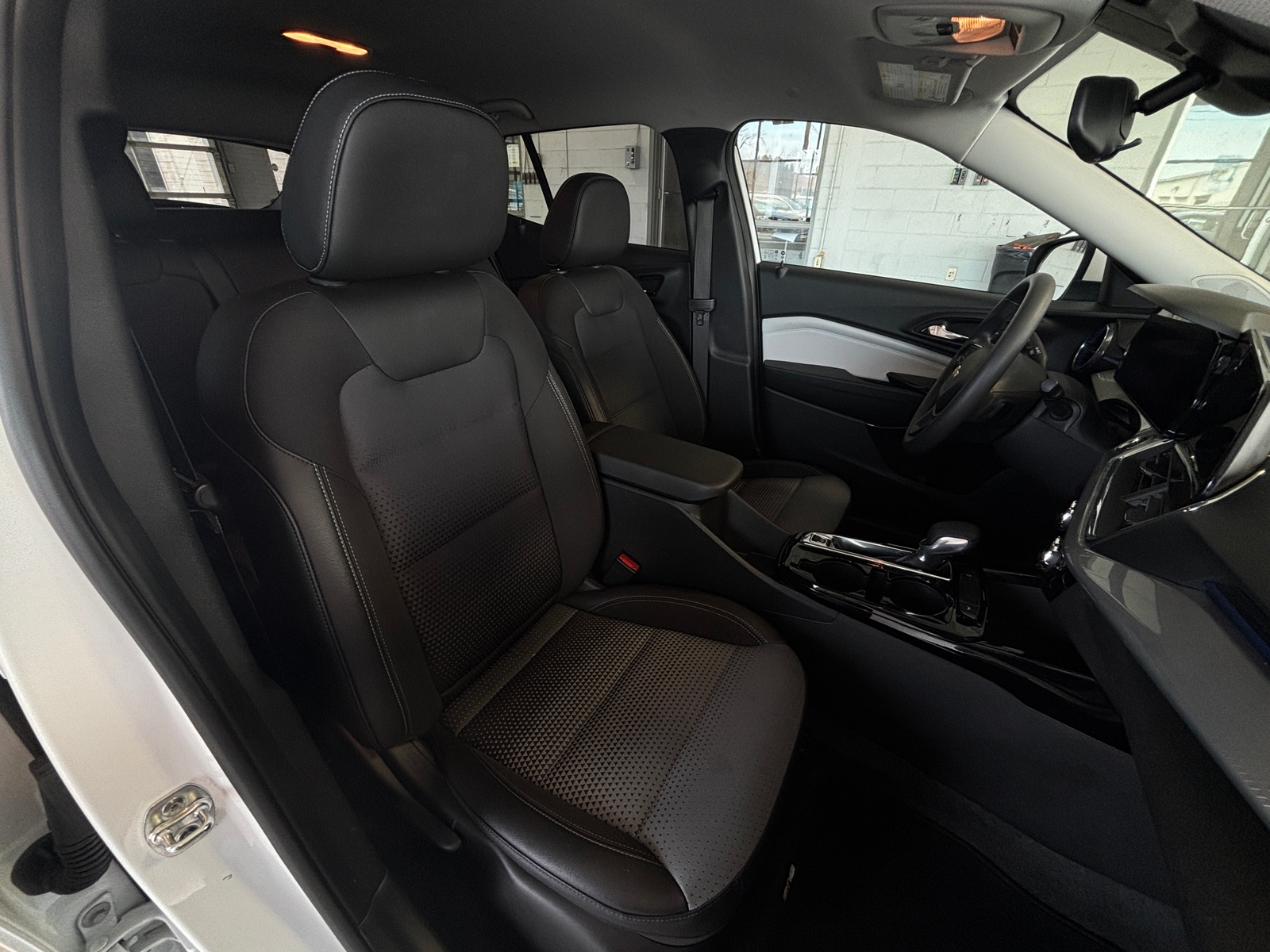 Thumbnail: 2025 Chevrolet Trax - 2