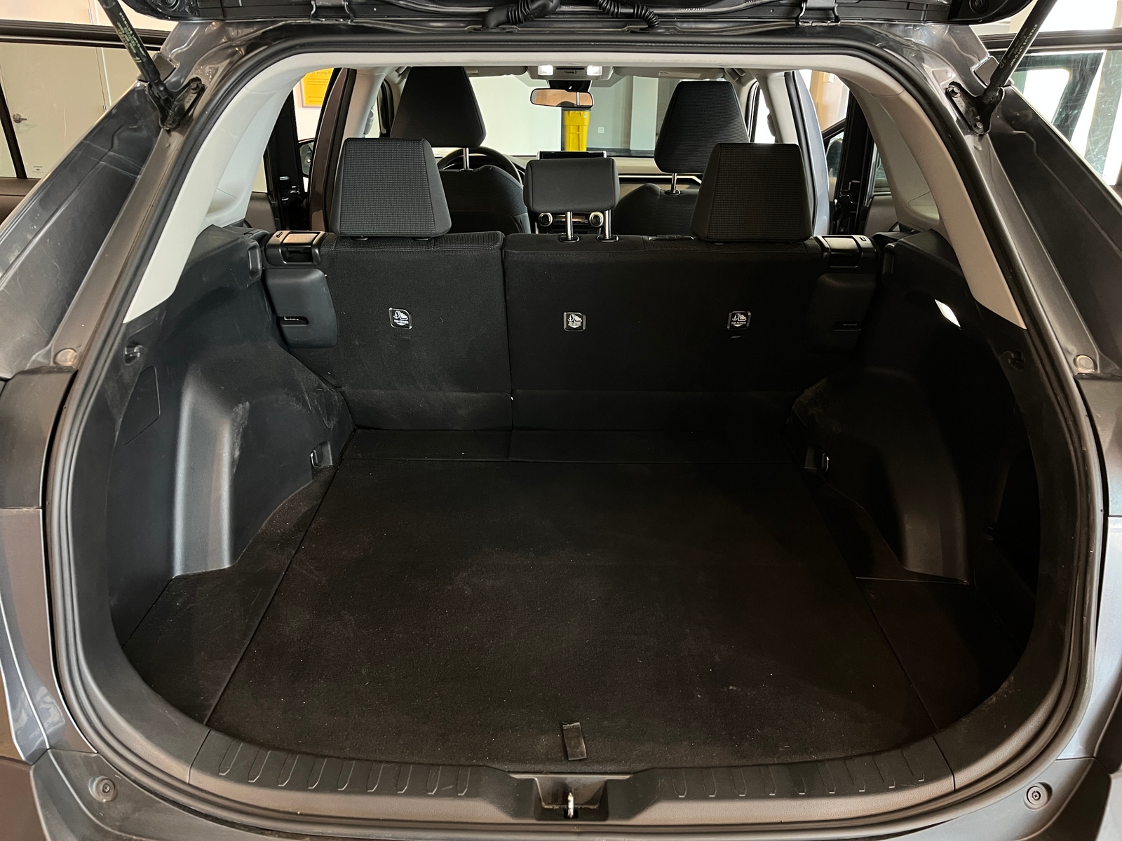 Thumbnail: 2025 Toyota RAV4 - 6