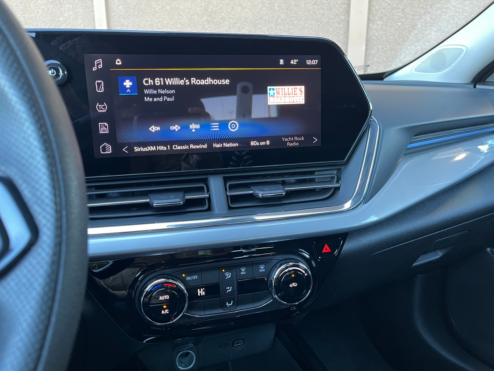 Thumbnail: 2025 Chevrolet Trax - 4