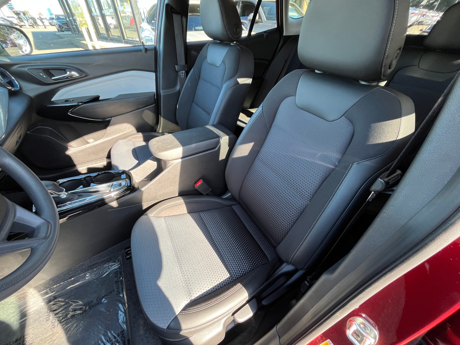 Thumbnail: 2025 Chevrolet Trax - 2