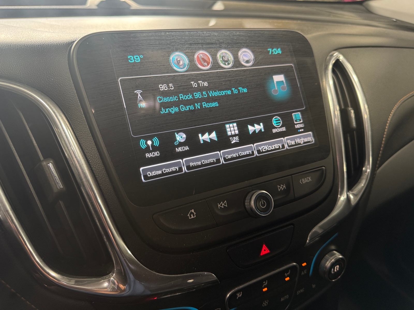 Thumbnail: 2018 Chevrolet Equinox - 3