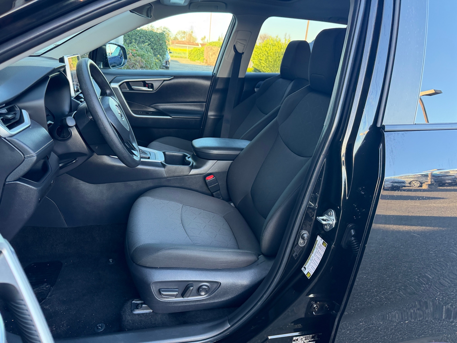 Thumbnail: 2025 Toyota RAV4 - 2