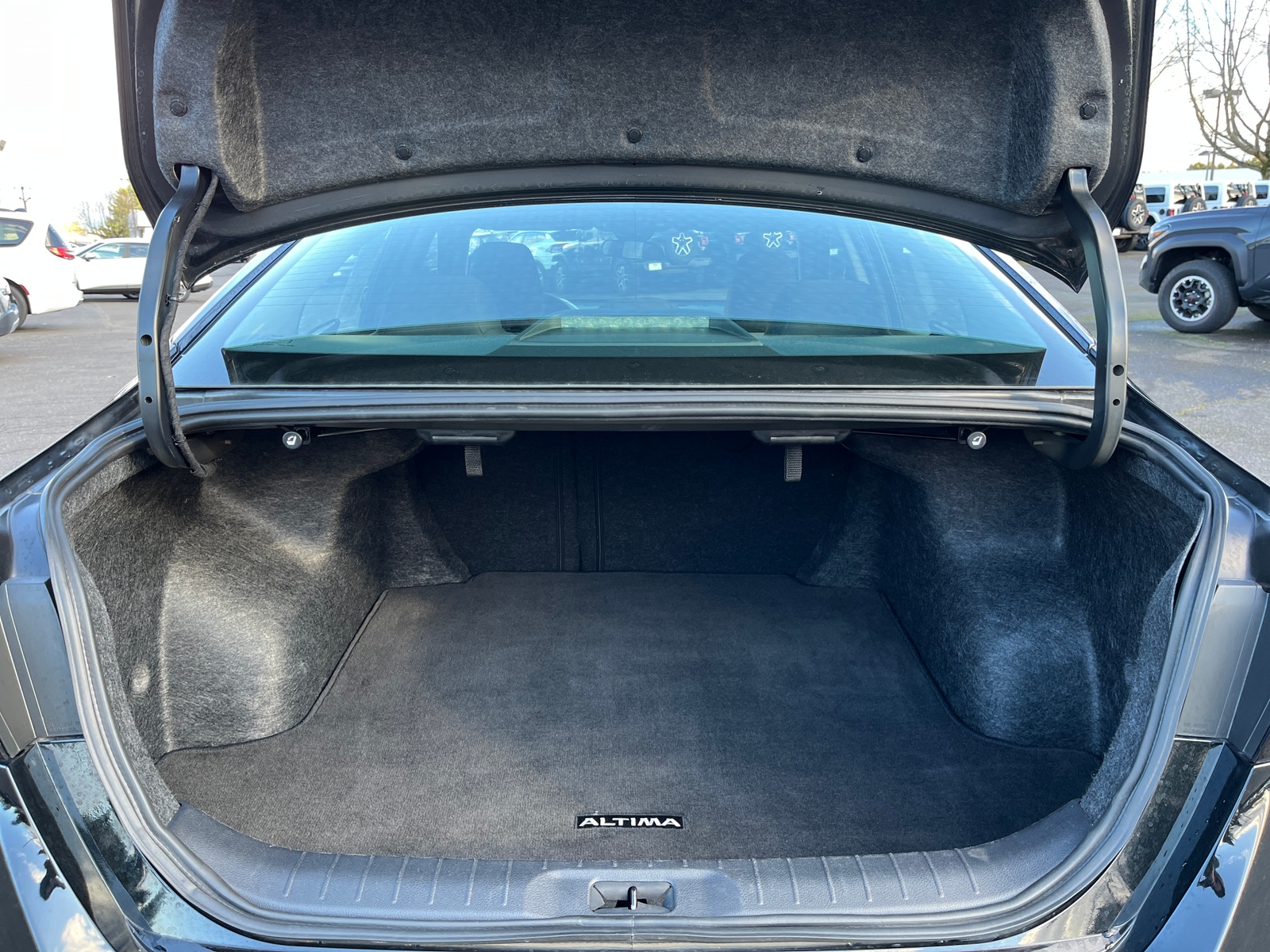 Thumbnail: 2025 Nissan Altima - 6