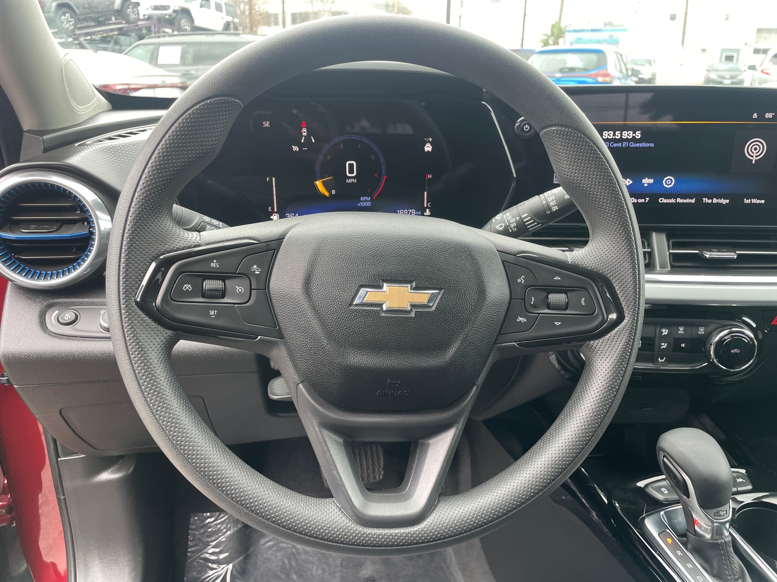 Thumbnail: 2025 Chevrolet Trax - 5