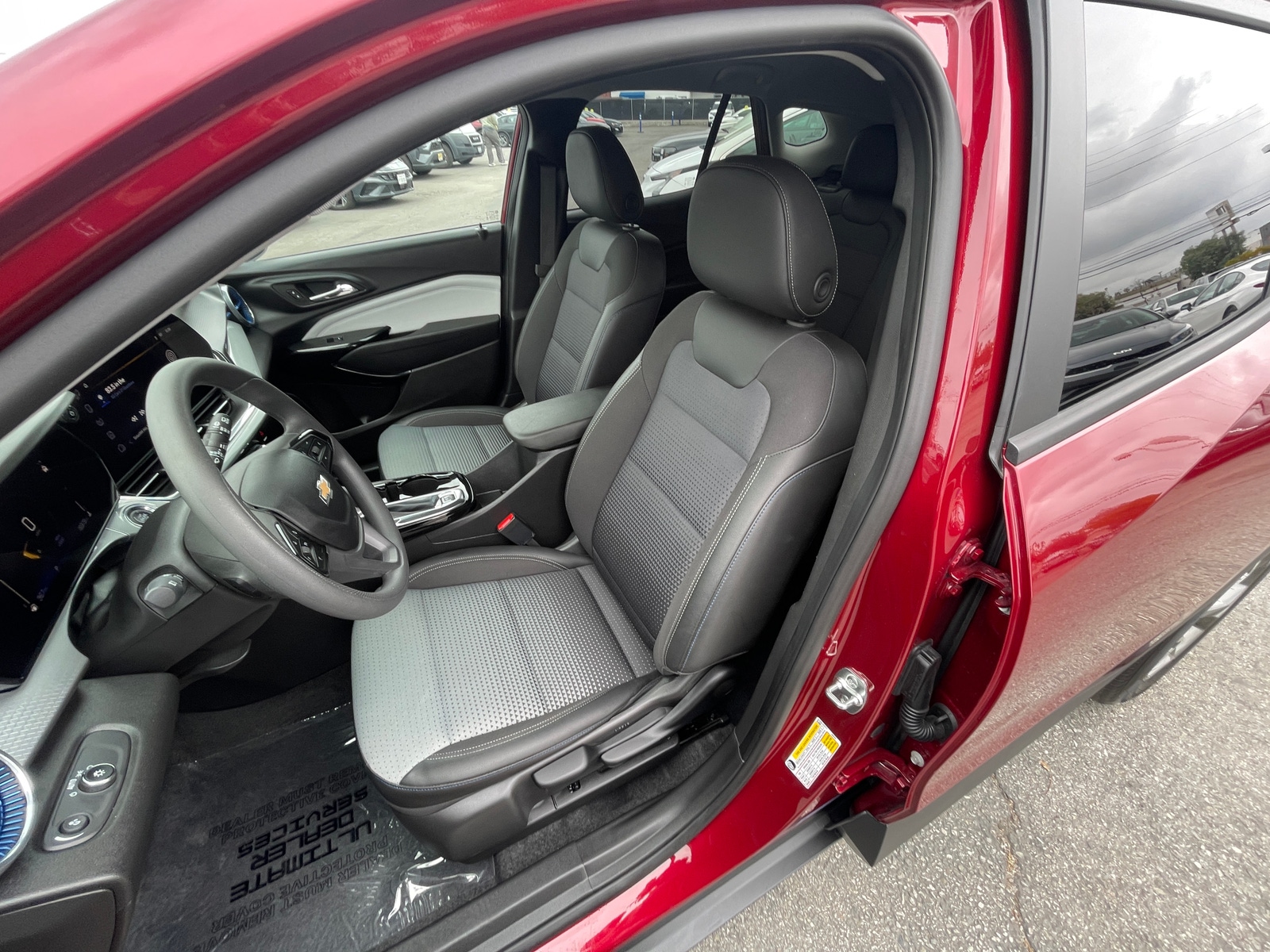 Thumbnail: 2025 Chevrolet Trax - 2