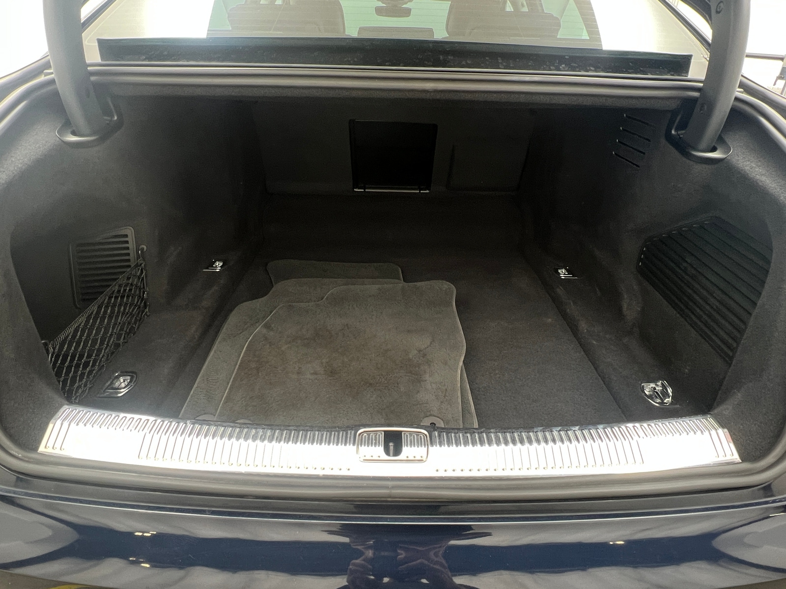 Thumbnail: 2022 Audi A8 - 6