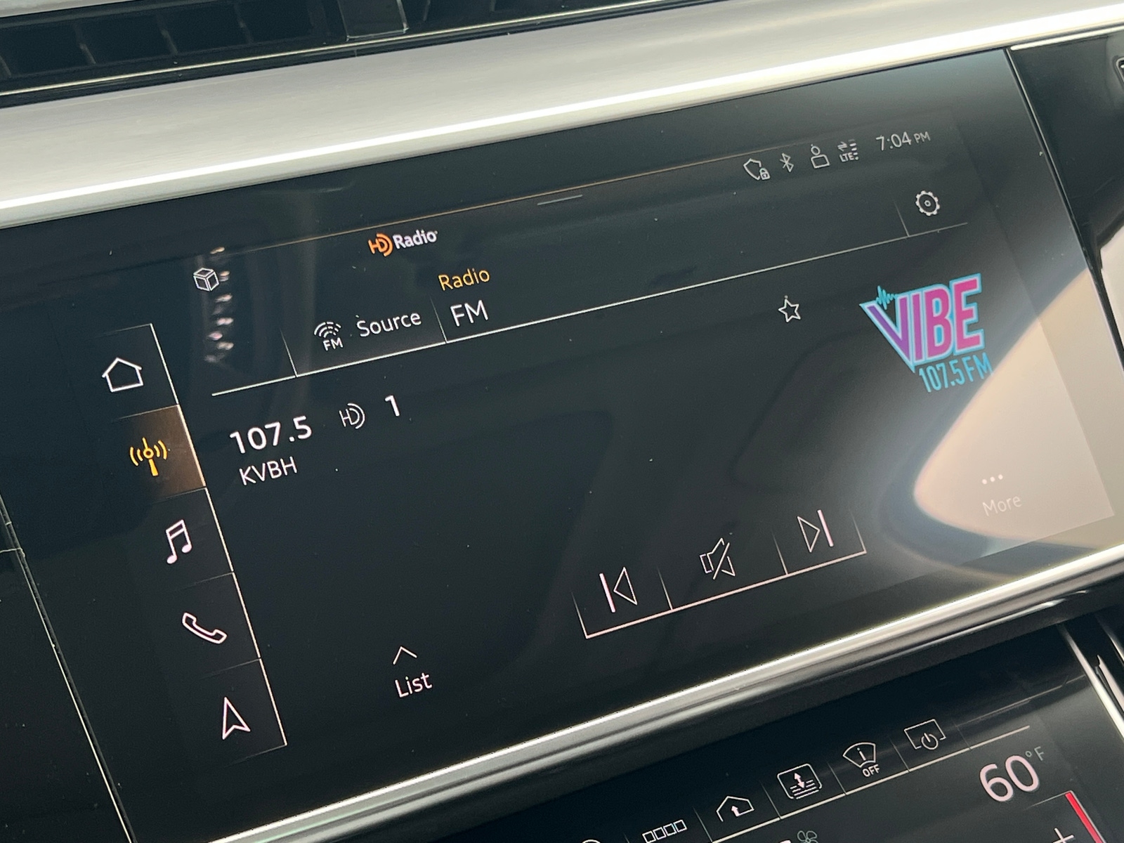 Thumbnail: 2022 Audi A8 - 3