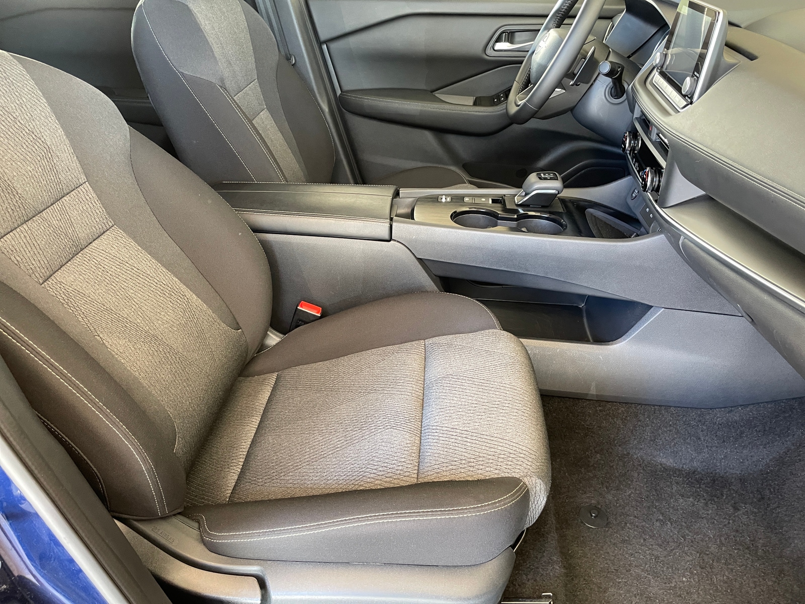 Thumbnail: 2025 Nissan Rogue - 2