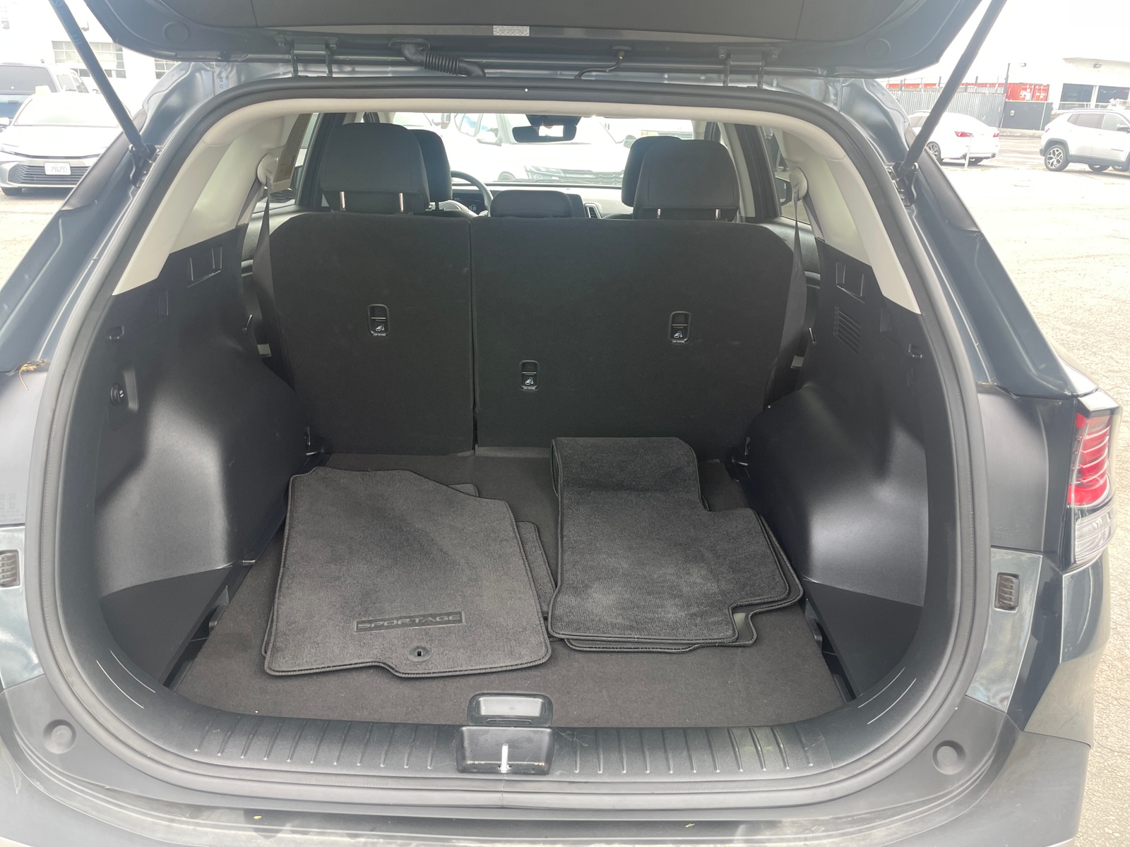 Thumbnail: 2025 Kia Sportage - 6