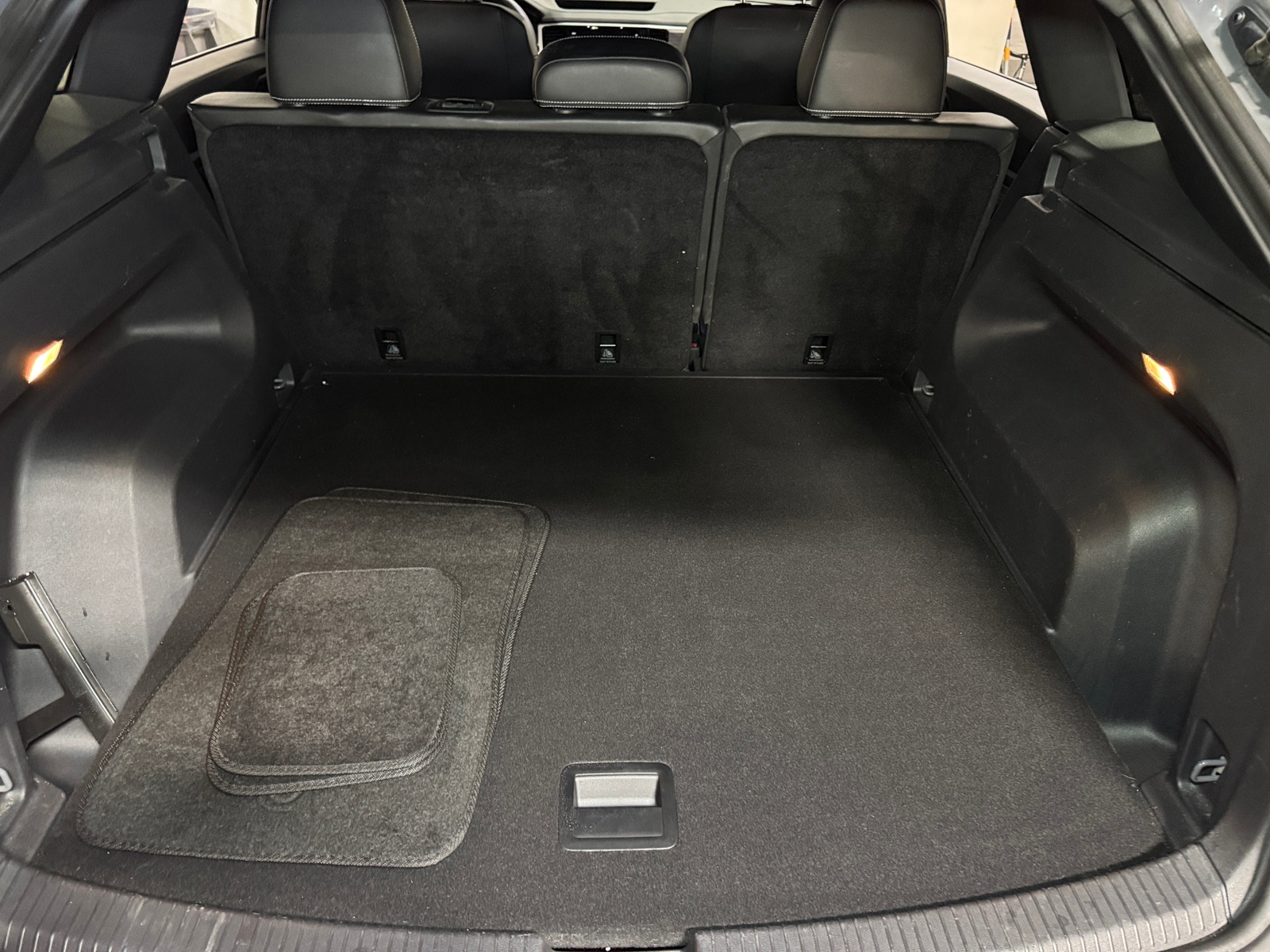 Thumbnail: 2022 Volkswagen Atlas - 6