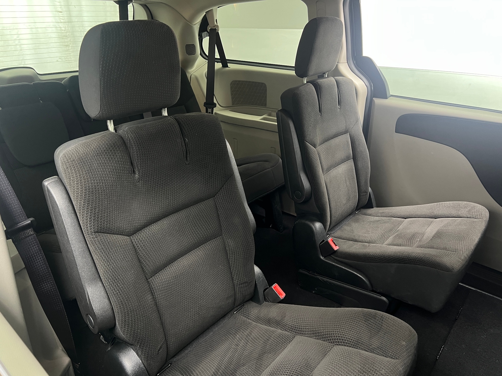 Thumbnail: 2017 Dodge Grand Caravan - 6