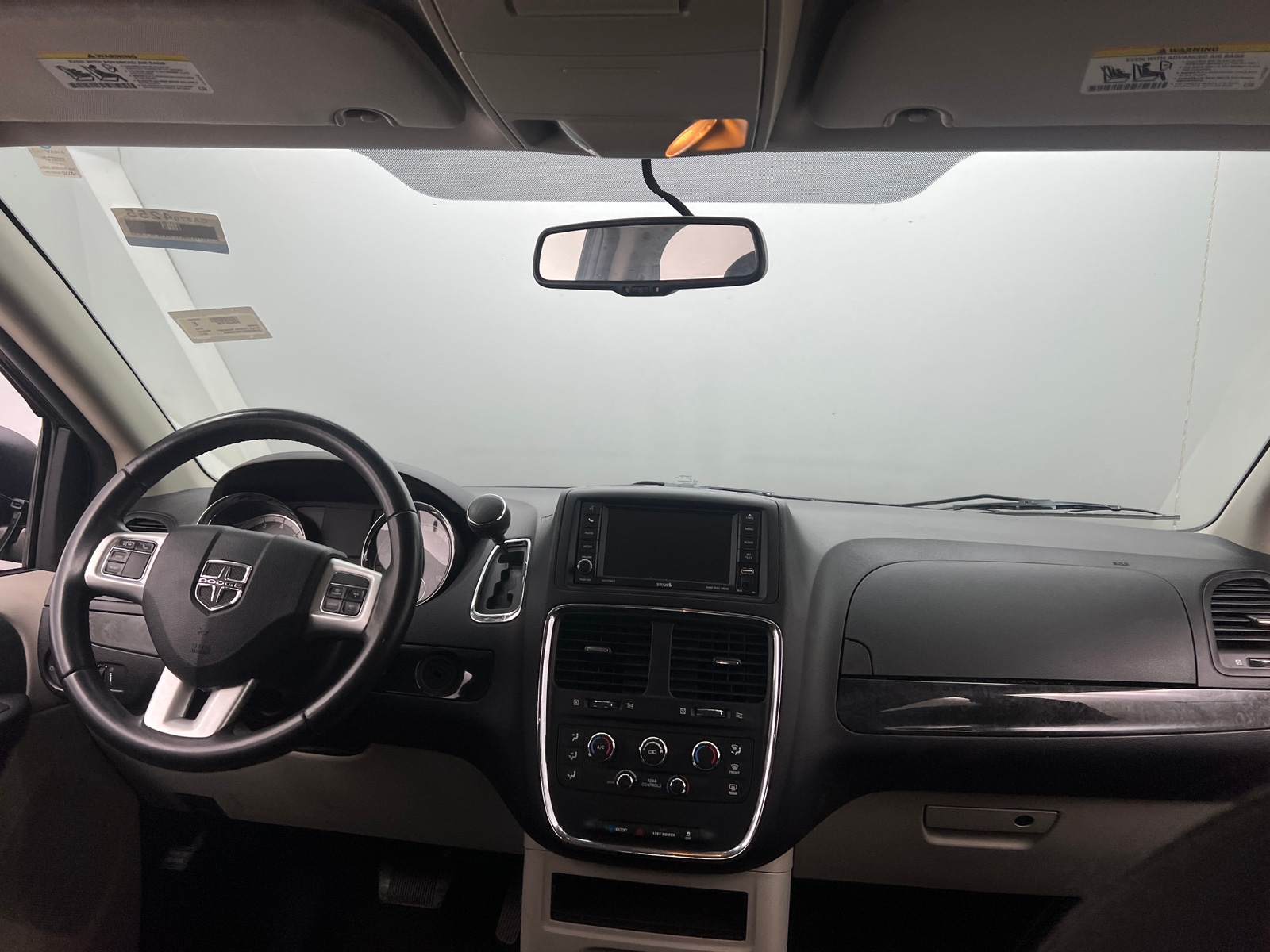 Thumbnail: 2017 Dodge Grand Caravan - 3