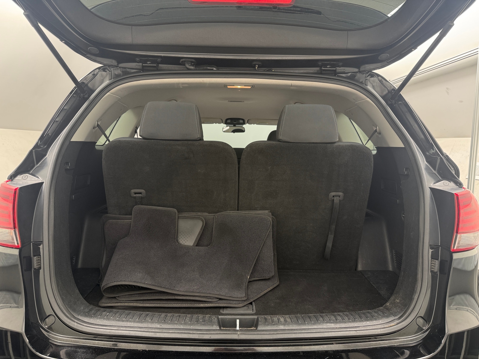 Thumbnail: 2019 Kia Sorento - 7