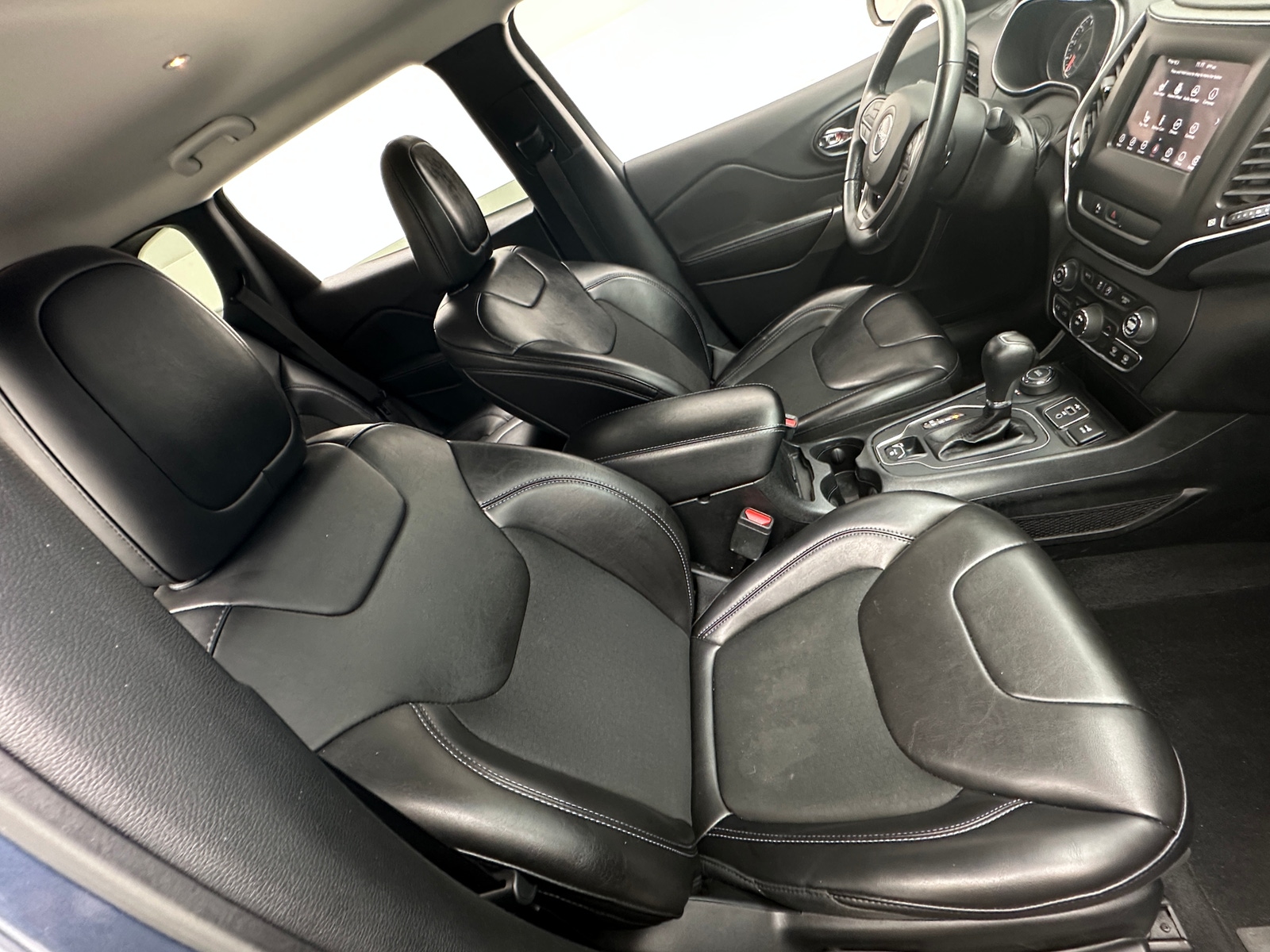 Thumbnail: 2019 Jeep Cherokee - 2