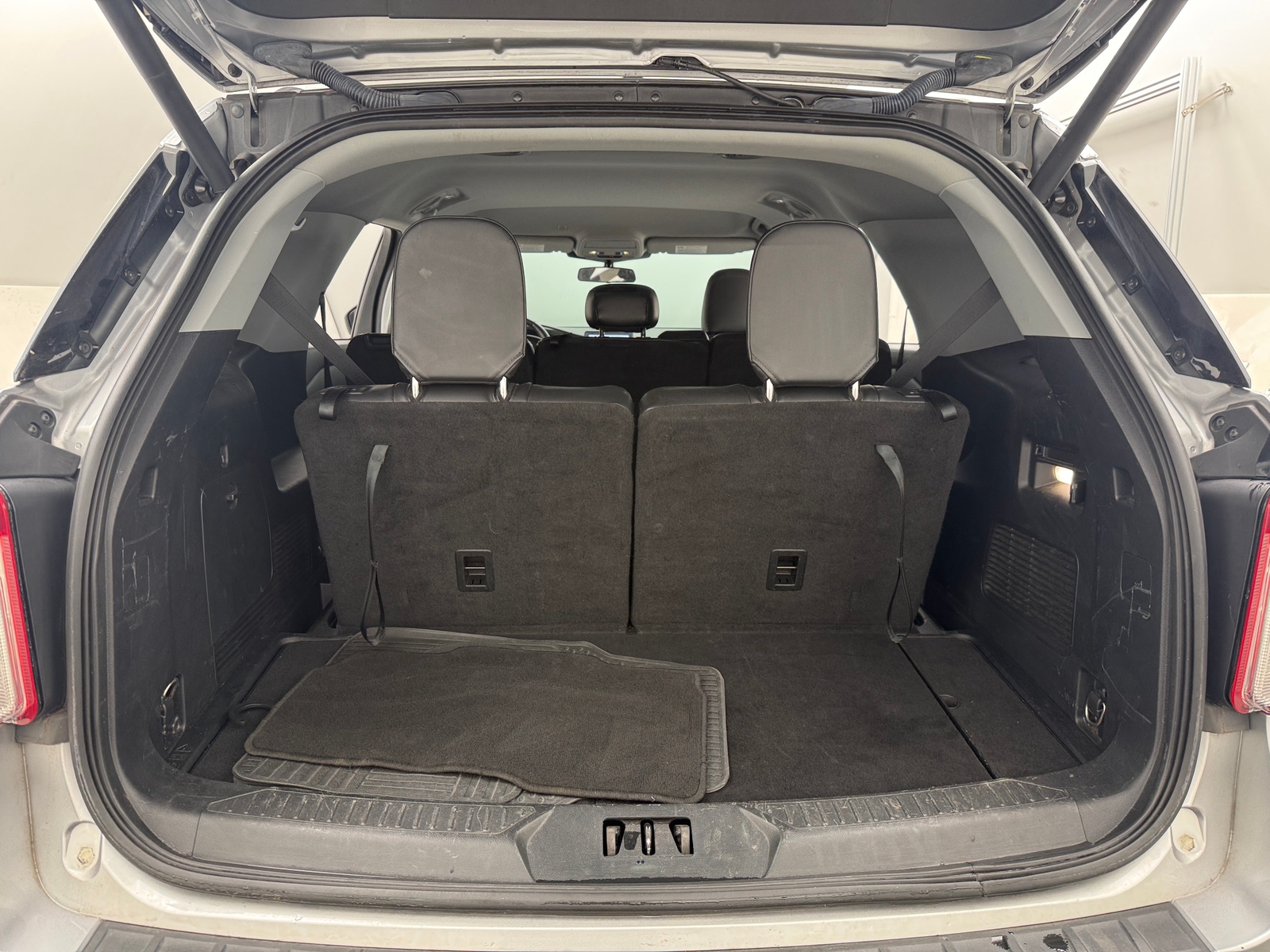 Thumbnail: 2022 Ford Explorer - 6