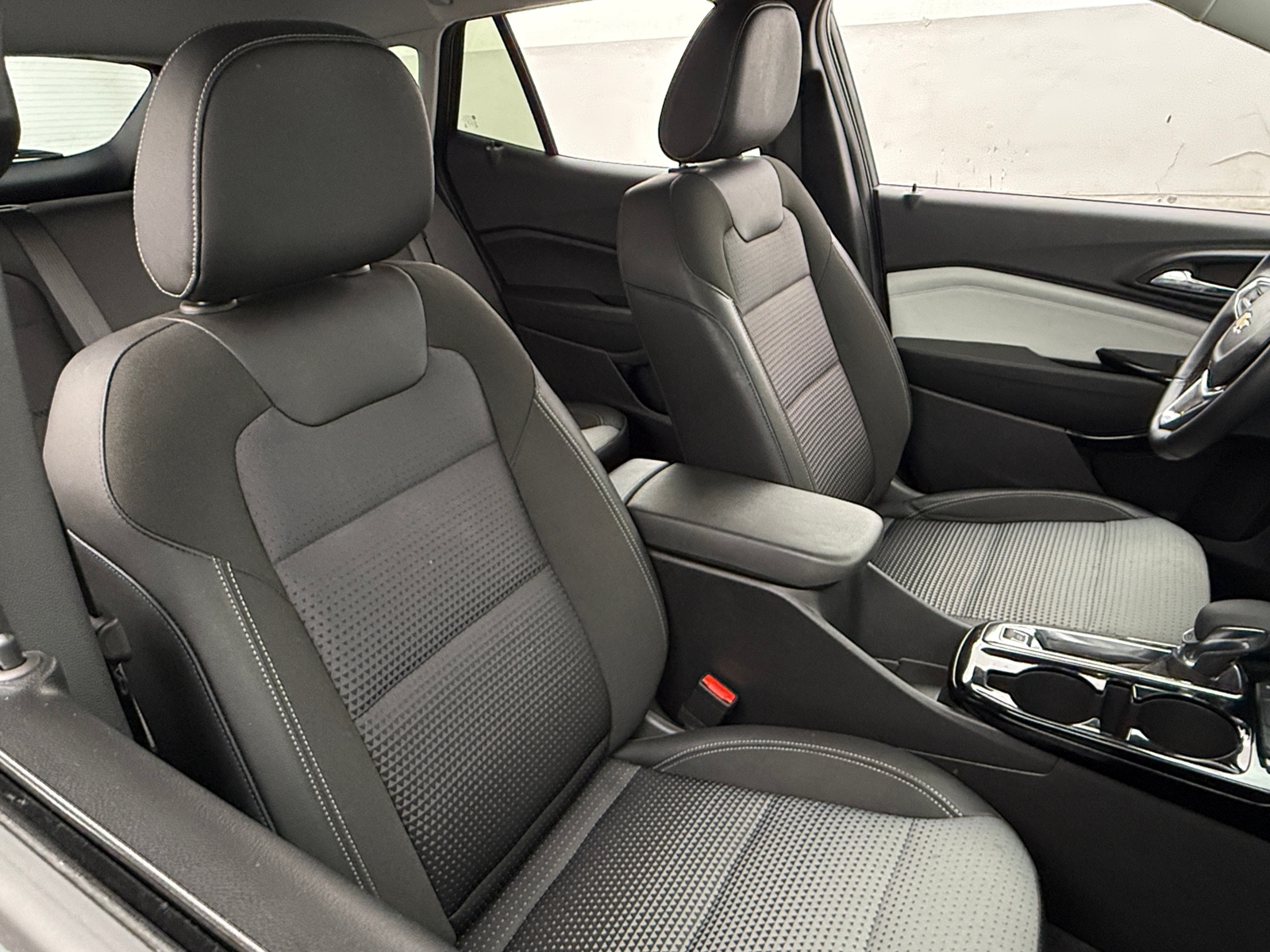 Thumbnail: 2025 Chevrolet Trax - 2