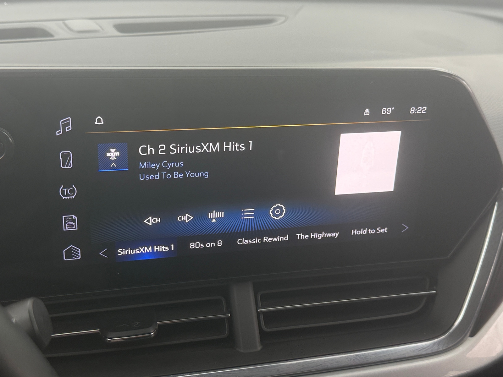 Thumbnail: 2025 Chevrolet Trax - 4