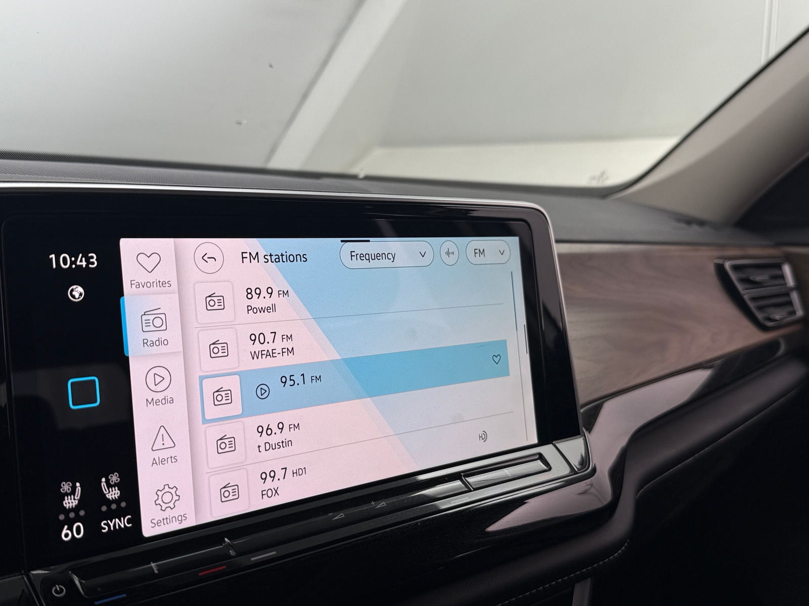 Thumbnail: 2024 Volkswagen Atlas - 3