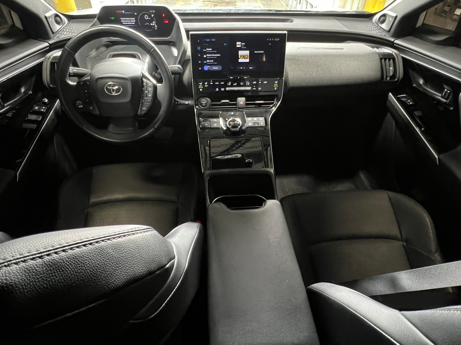 Thumbnail: 2024 Toyota bZ4X - 2