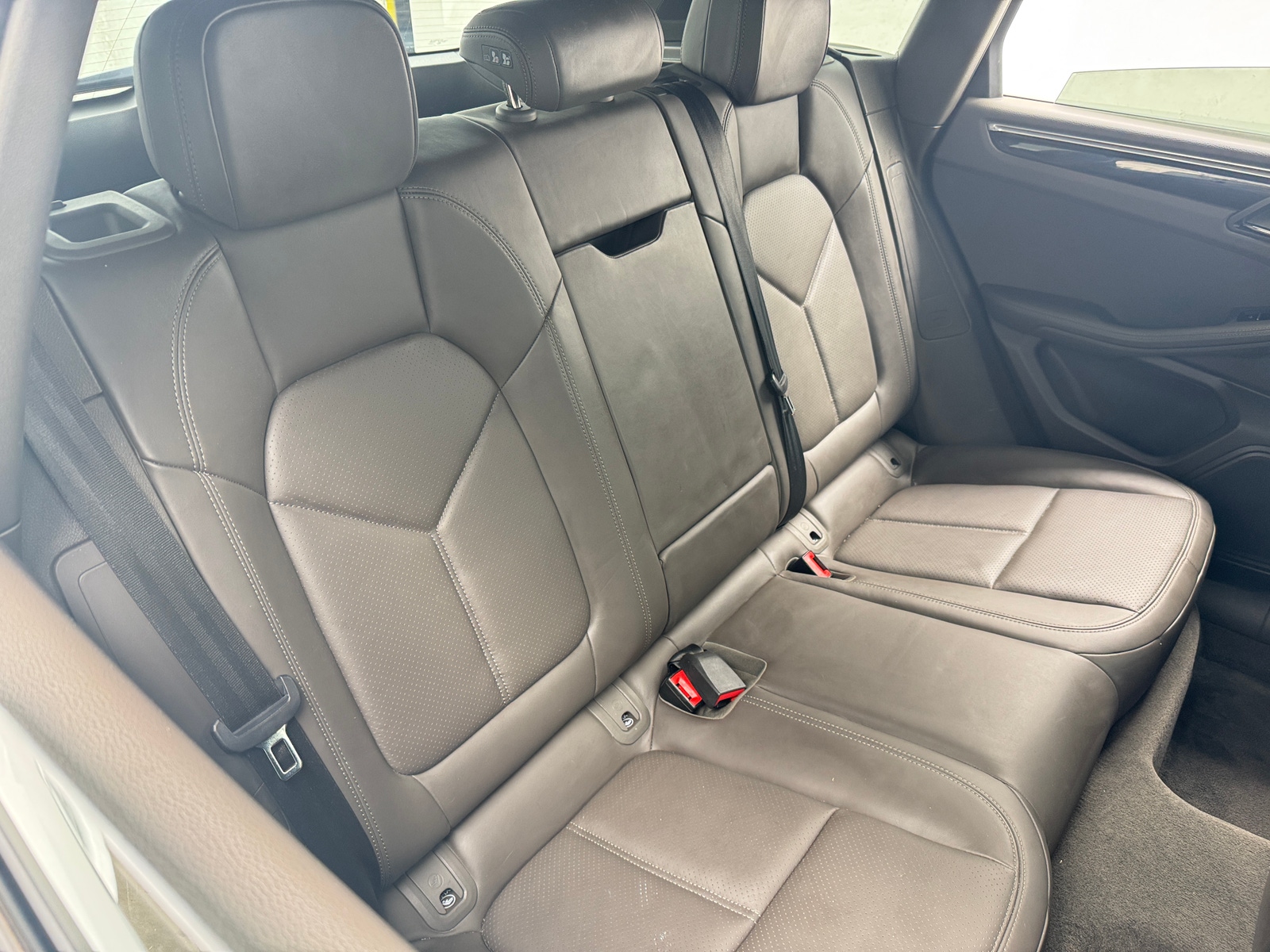 Thumbnail: 2023 Porsche Macan - 5