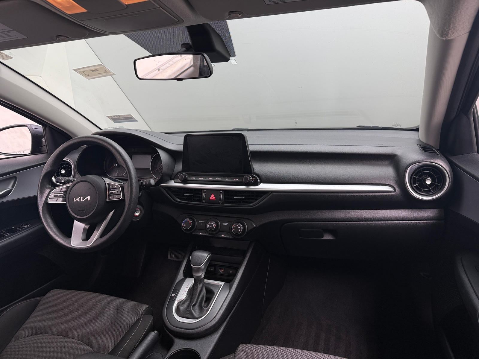 Thumbnail: 2024 Kia Forte - 3