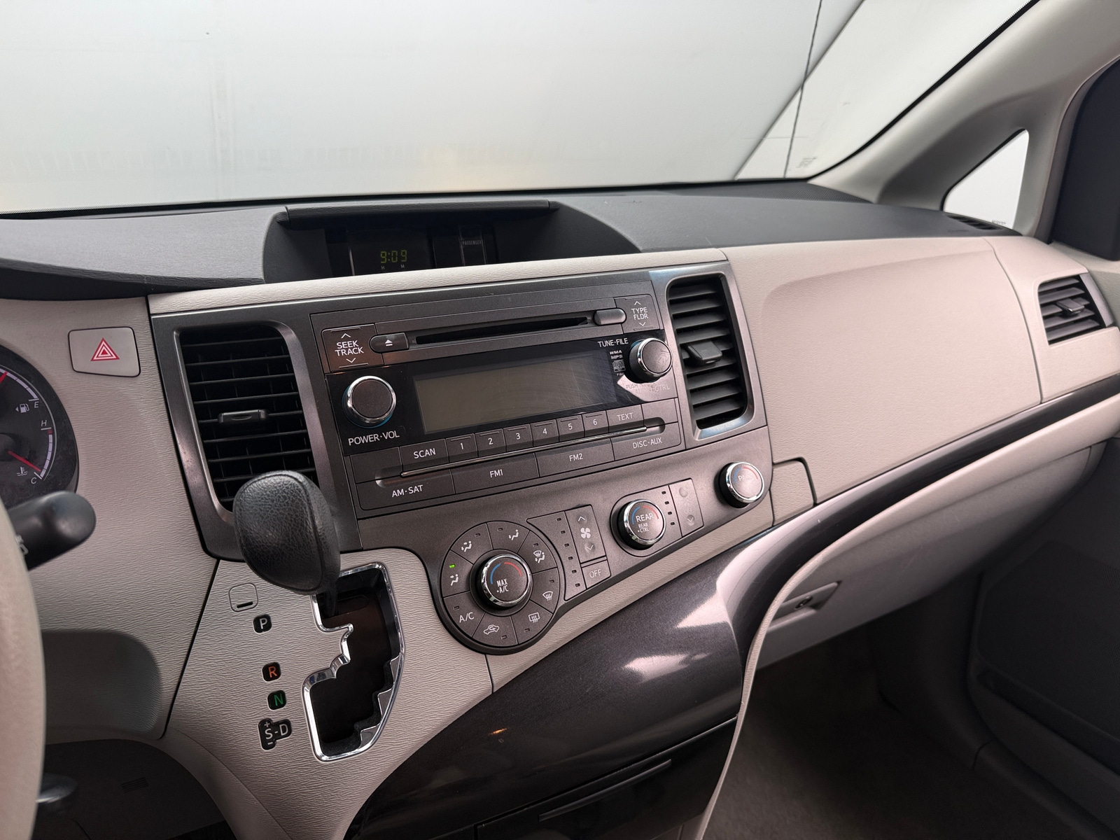 Thumbnail: 2013 Toyota Sienna - 4