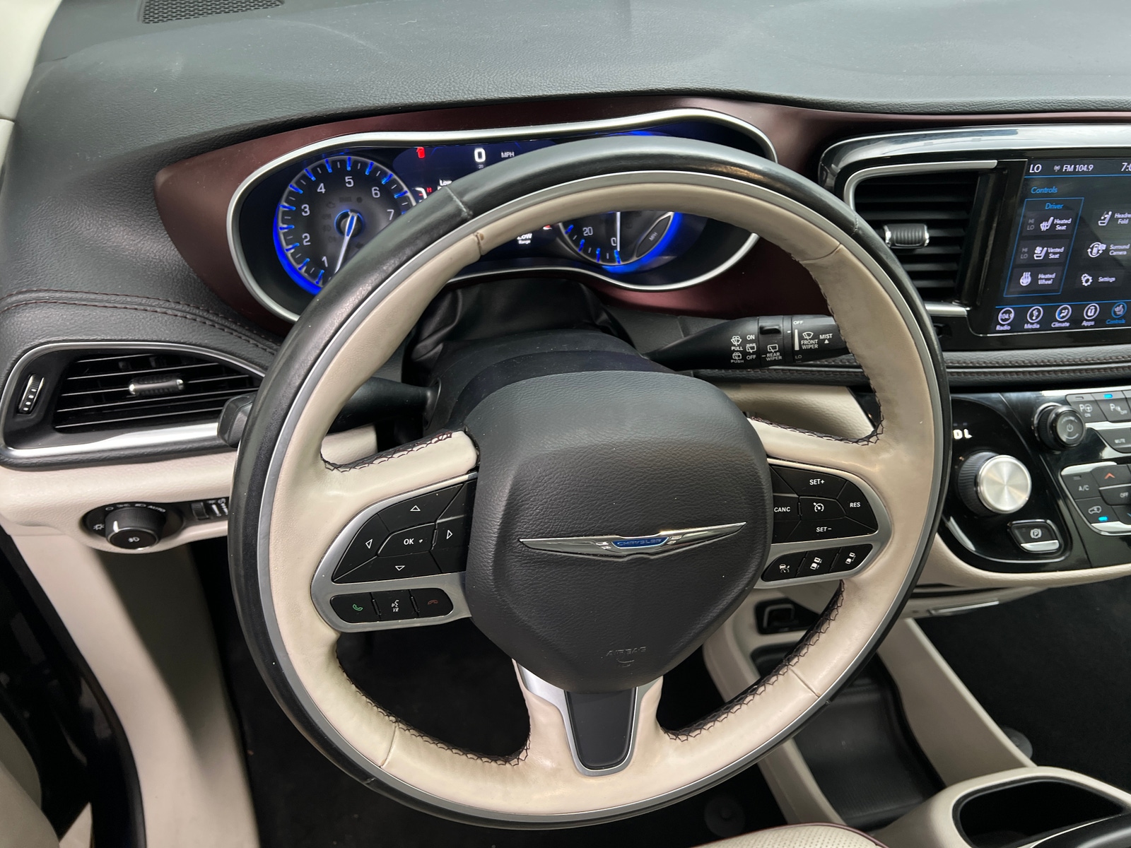 Thumbnail: 2019 Chrysler Pacifica - 4