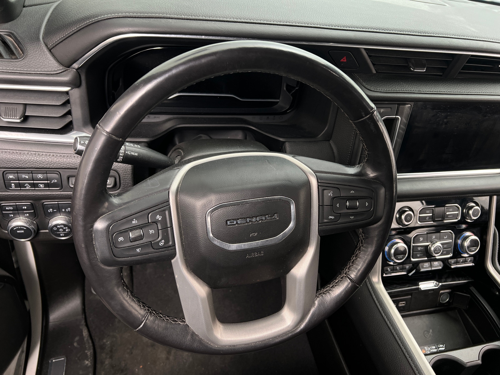 Thumbnail: 2022 GMC Yukon XL - 4