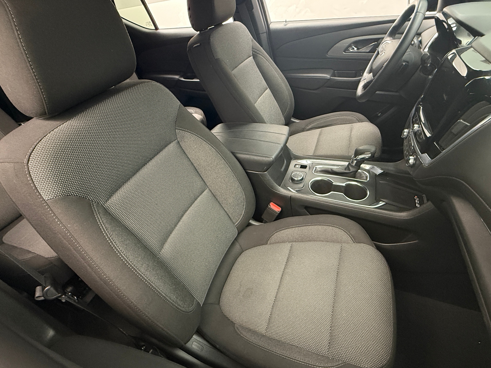 Thumbnail: 2023 Chevrolet Traverse - 2