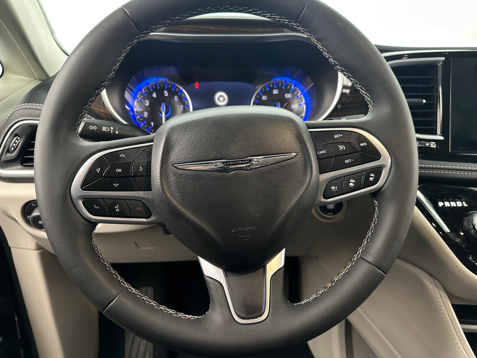 Thumbnail: 2024 Chrysler Pacifica - 4