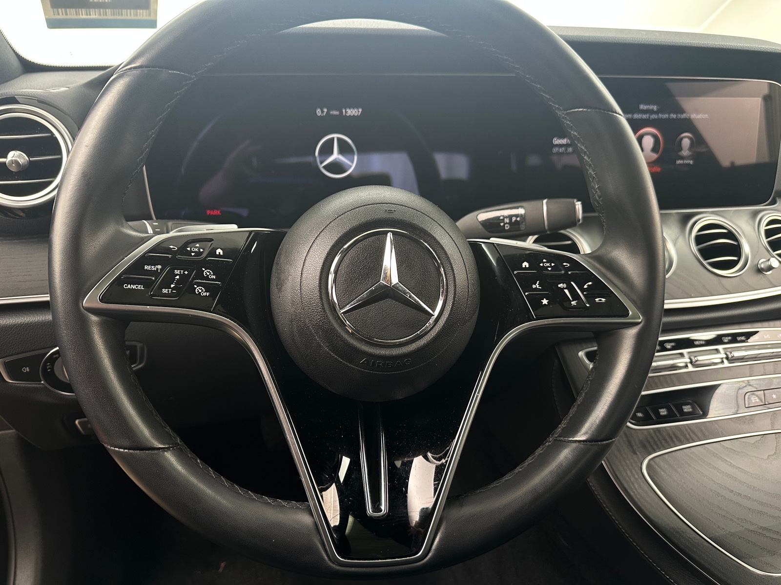 Thumbnail: 2022 Mercedes-Benz E-Class - 4