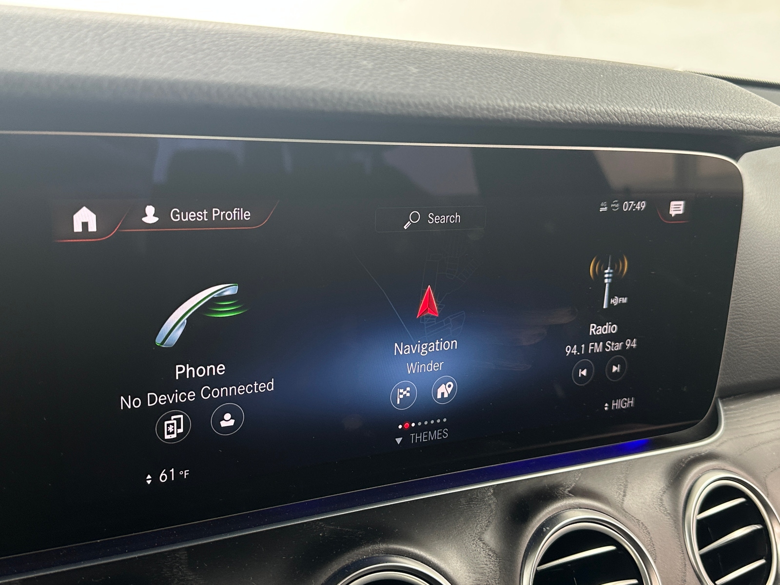 Thumbnail: 2022 Mercedes-Benz E-Class - 3