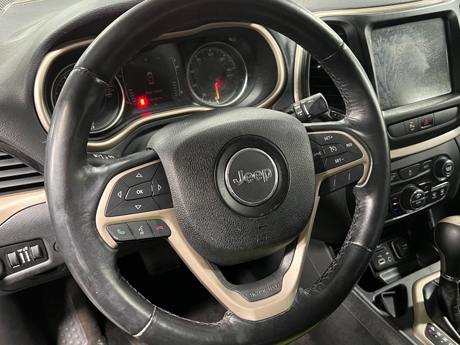 Thumbnail: 2016 Jeep Cherokee - 5