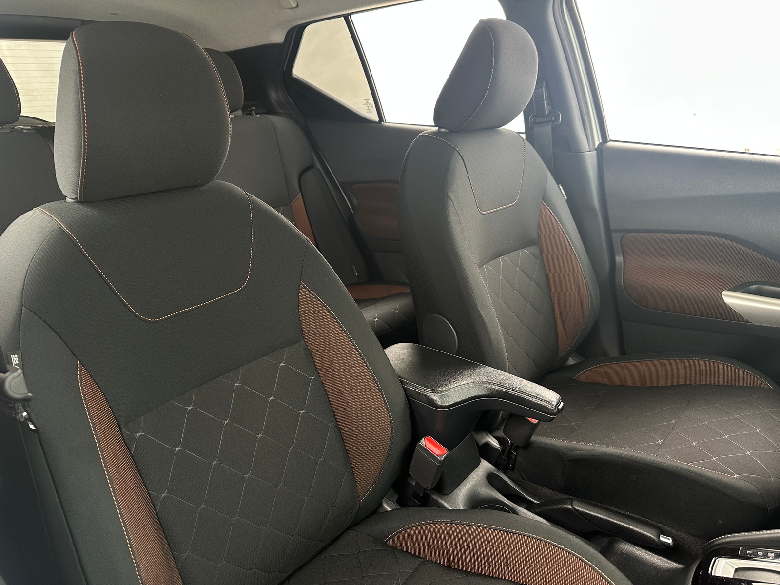 Thumbnail: 2020 Nissan Kicks - 2