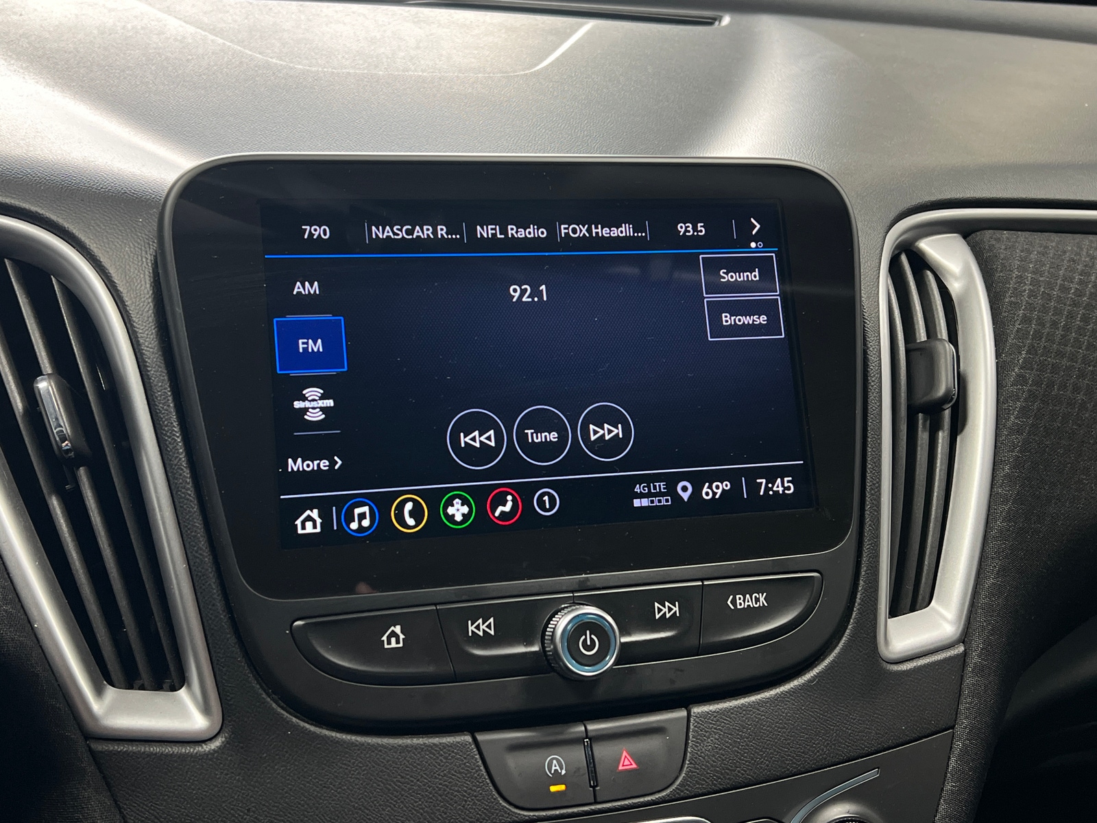 Thumbnail: 2024 Chevrolet Malibu - 4