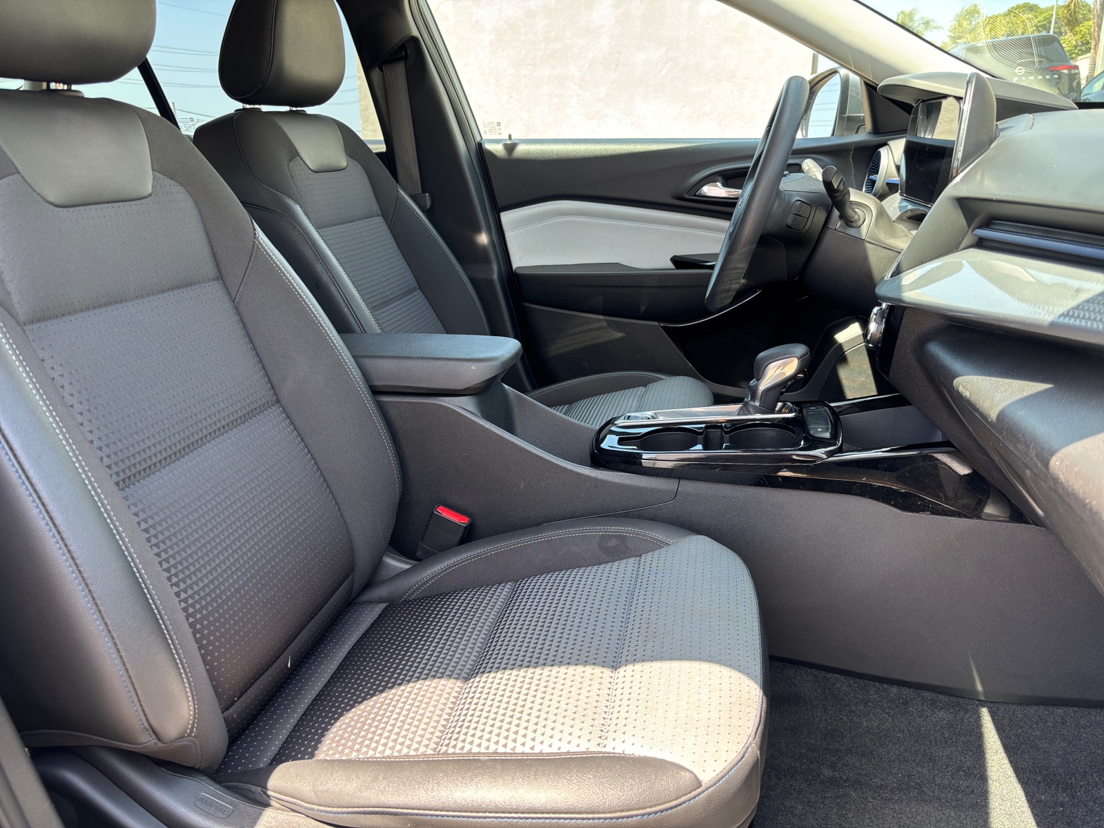 Thumbnail: 2025 Chevrolet Trax - 2