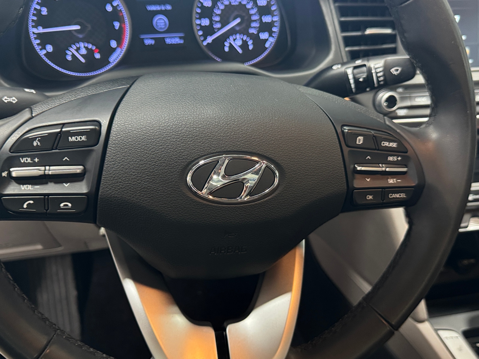 Thumbnail: 2019 Hyundai Elantra - 5