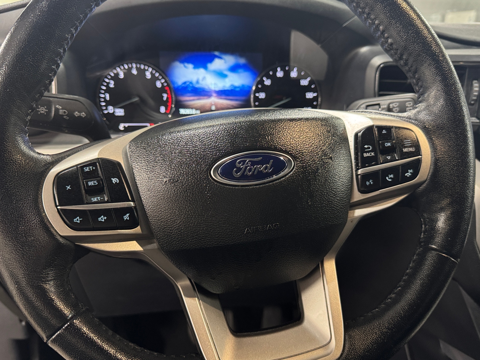 Thumbnail: 2022 Ford Explorer - 5