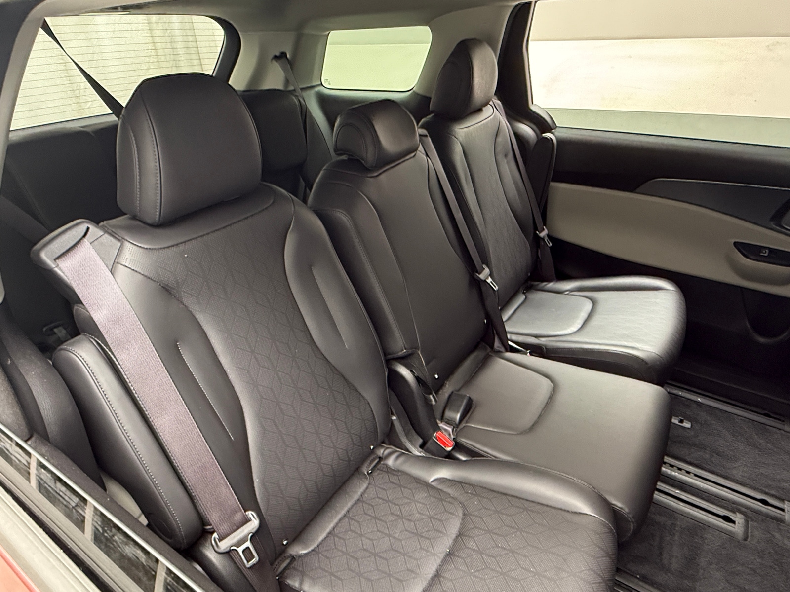 Thumbnail: 2023 Kia Carnival - 6
