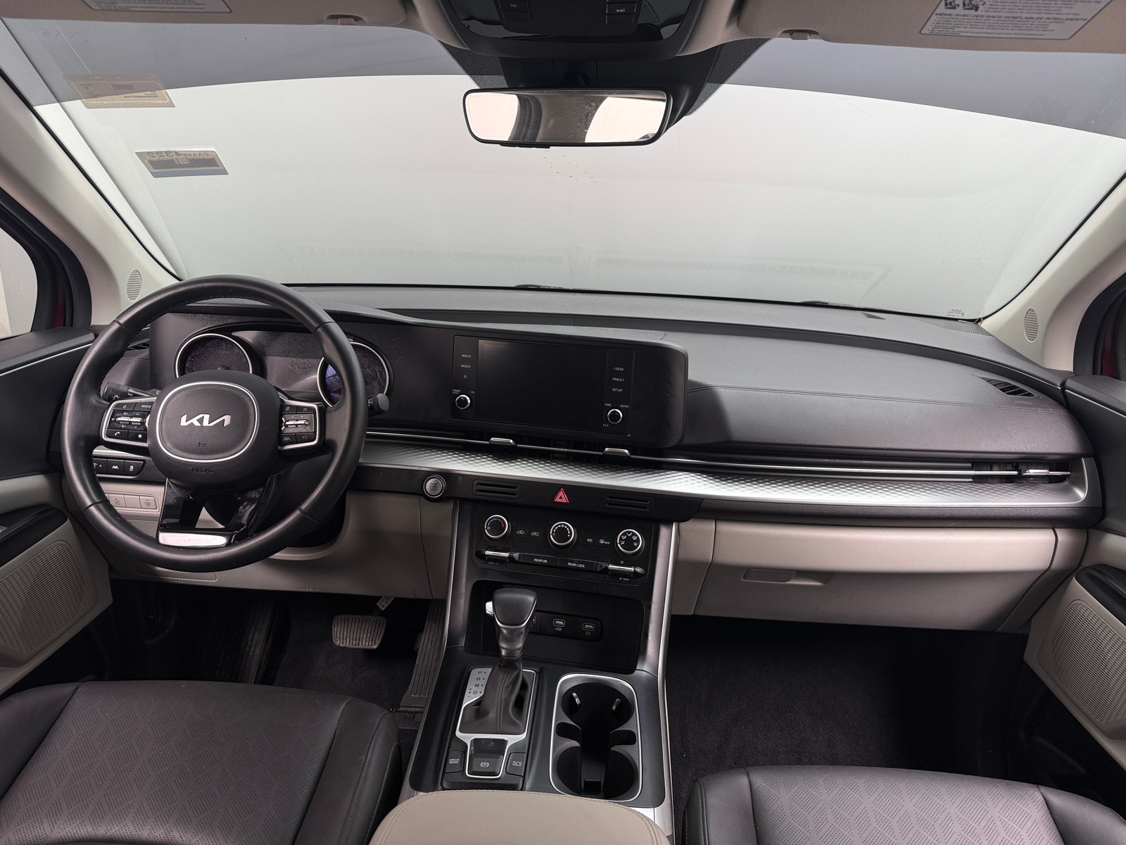 Thumbnail: 2023 Kia Carnival - 3